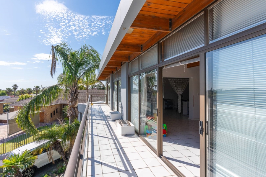 6 Bedroom Property for Sale in Welgelegen Western Cape